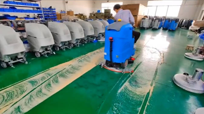 乌鲁木齐2023年还在用人工的物业保洁不妨试试洗地机吧